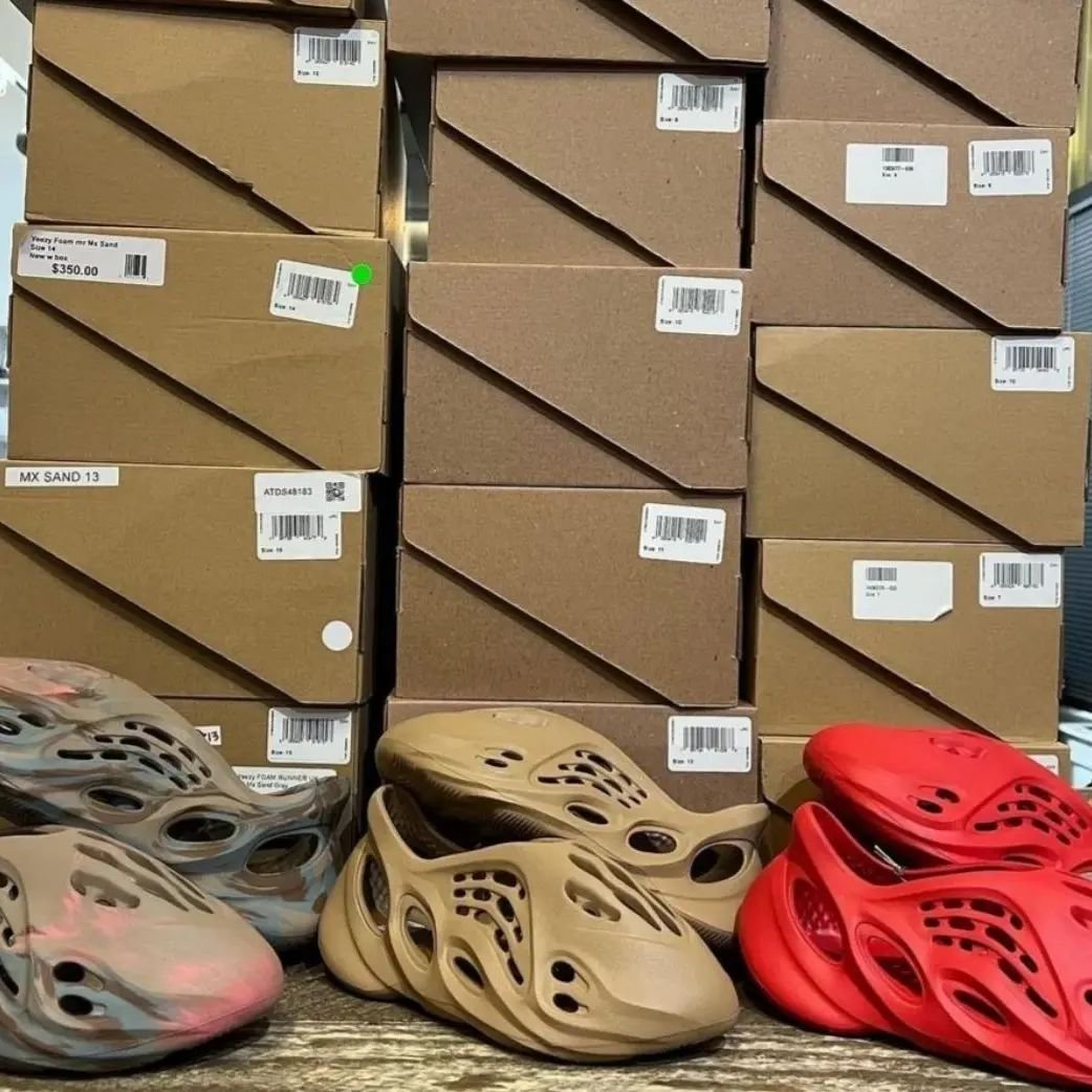 Buy Buy Yeezy Liquidation Pallets in USA